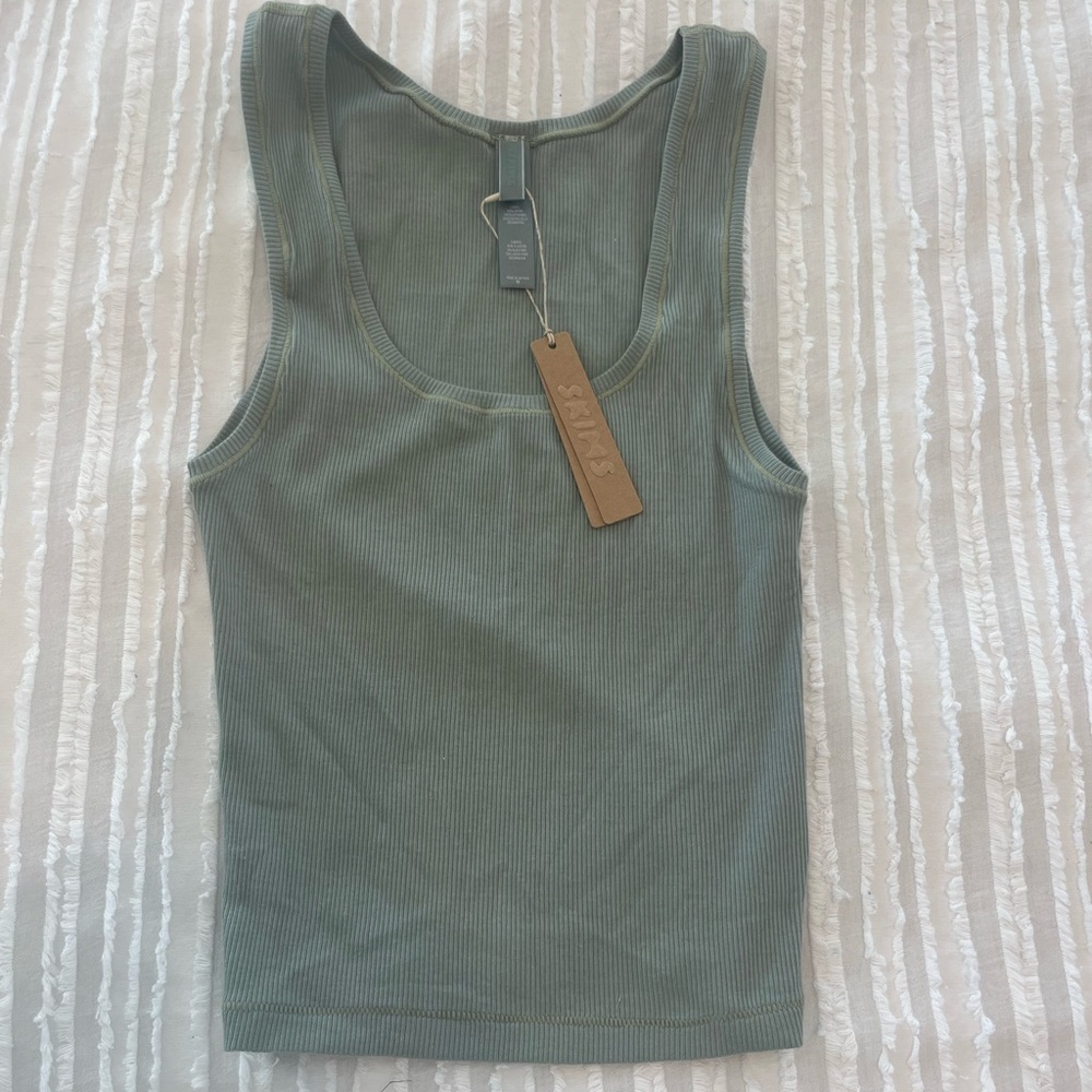 skims tank top new with tag, smoke-free home